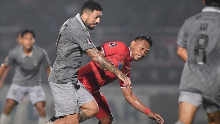 Borneo FC mengalahkan Persija Jakarta dengan skor 2-1 pada laga Grup B Piala Presiden 2022.