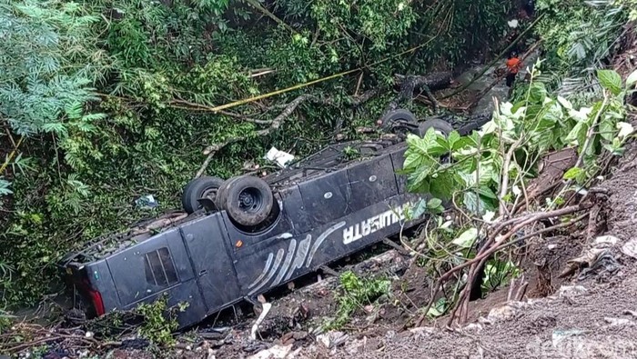 Bus kecelakaan di Rajapolah Tasikmalaya.