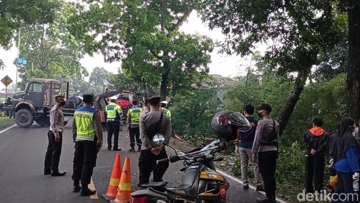 Bus kecelakaan di Rajapolah Tasikmalaya.