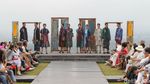 Fashion Show Tunggal Bertema Lurik Karya Phillip Iswardono