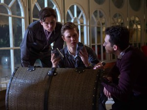 Sinopsis Billionaire Boys Club, Film Emma Roberts di Bioskop Trans TV