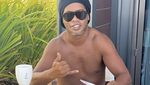 Ini Keseruan Ronaldinho saat Ngopi dan Makan Seafood