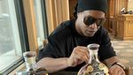 Ini Keseruan Ronaldinho saat Ngopi dan Makan Seafood