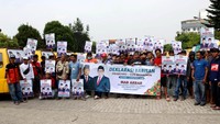 Mad Akbar yang merupakan bagian dari relawan Barisan Prabowo Gus Muhaimin merasa optimis nantinya dibawah kepemimpinan Ketua Umum Gerindra dan Ketua Umum PKB itu akan membawa negara Indonesia lebih sejahtera dan makmur.