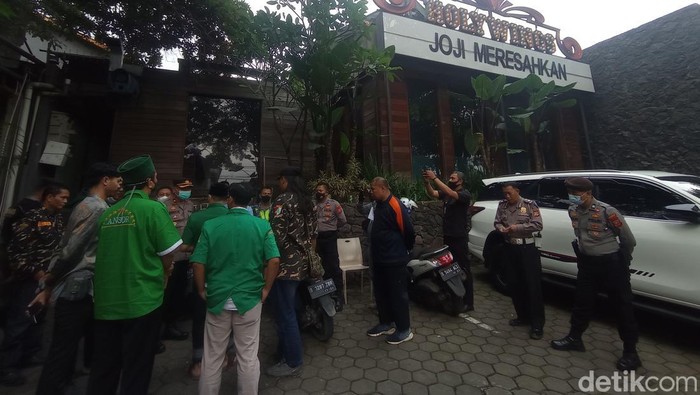 GP Anshor Bandung Datangi Outlet Holywings