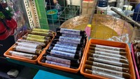 Selain dodol kiloan, dodol di PRJ juga dijual dalam versi dodol gulungan yang bentuknya memanjang. Foto: Detikcom