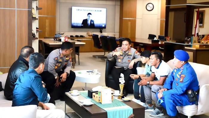 Kapolda Riau jamu tim produksi film pendek Sogok. Istimewa