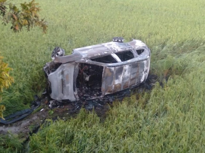Mobil Honda CRV nopol S 1065 ZH terjun ke sawah Desa Banyuarang, Ngoro, Jombang. Kecelakaan tunggal ini mengakibatkan SUV itu terbakar dan pengemudinya terluka.