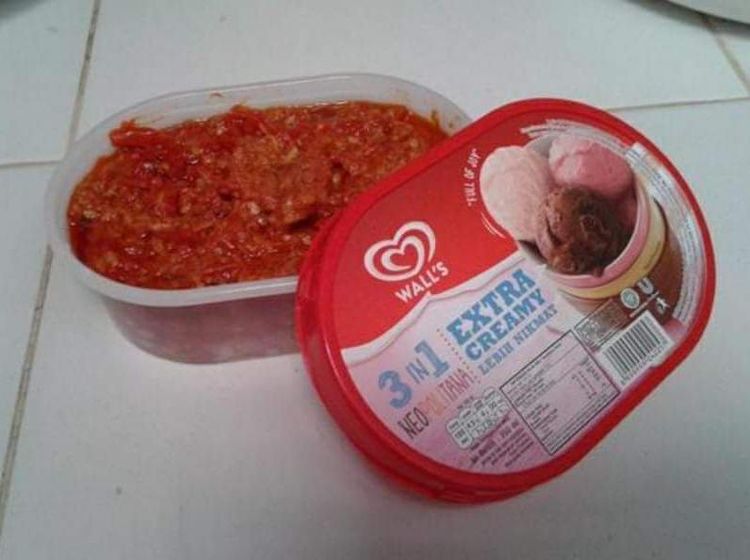 10 Momen Apes Saat Buka Kemasan Makanan, Bikin Elus Dada