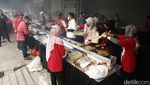Momen Puan Bakar Ikan untuk Peringati Bulan Bung Karno