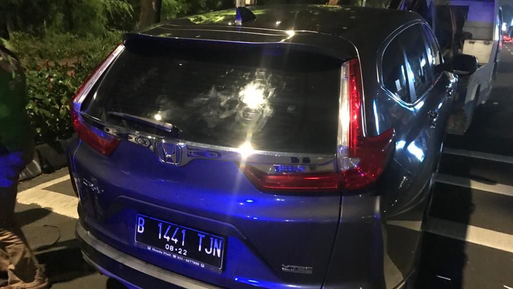 Mobil Honda CR-V Tabrak Pejalan Kaki, Sopir Kabur Ditangkap di Senayan