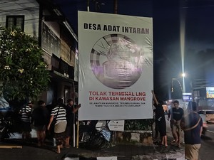 Baliho Tolak Terminal LNG di Kawasan Mangrove Dipasang di 3 Titik