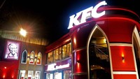 Yum Brand yang menaungi KFC di India, membuat gerai KFC spesial edisi gerai ke-40.000 di wilayah Goa! Pintunya dibuat seperti gaya interior khas India! Foto: delish.com / Sarah Weinberg