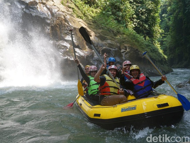 4 Hal Seru yang Wajib Dicoba Saat Rafting di Sungai Bah Bolon