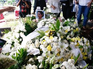 Rima Melati Menuju Tempat Peristirahatan Terakhir