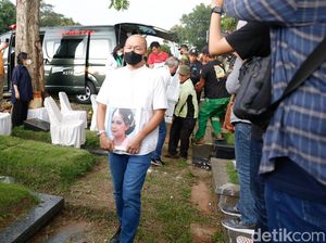 Langit Menangis Iringi Pemakaman Artis Senior Rima Melati