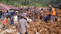 Korban meninggal atas nama Aam (40) dan Yadi Jayadi (47), sementara korban hilang itu bernama Umar (42). (Foto: Rizky Adha Mahendra/detikcom)