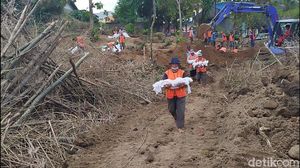 Pembongkaran Makam Dampak Tol KLBM, Banyak Jasad Utuh
