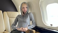 Gaya Lisa BLACKPINK Serba Celine saat Terbang ke Paris Viral, Intip Harganya