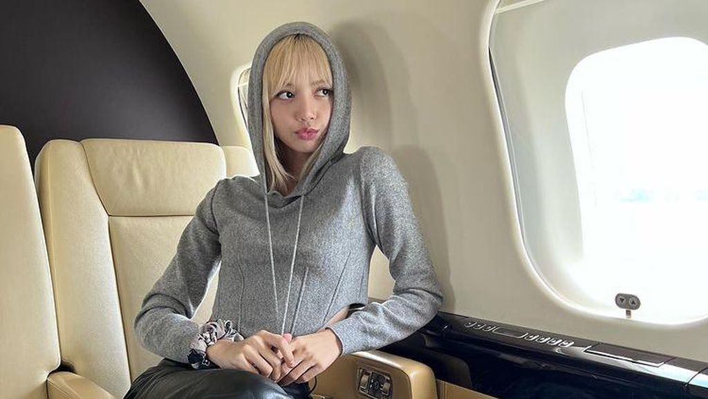 Potret V BTS hingga Lisa BLACKPINK Saat Naik Jet Pribadi ke Paris