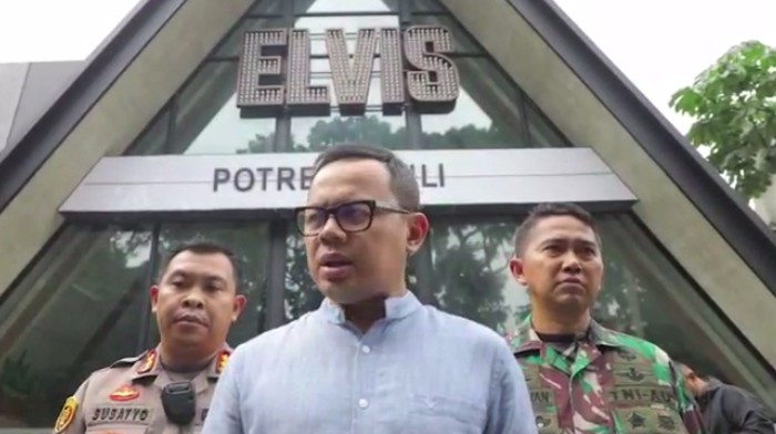 Wali Kota Bogor Bima Arya sidak ke Elvis di Jl Raya Pajajaran, Bogor untuk mengecek promo minuman untuk Muhammad dan Maria.