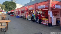Gelaran PRJ tahun ini semakin meriah dan menyedot animo pengunjung dengan ratusan tenant kuliner yang dihadirkan. Jenisnya beragam, mulai dari makanan ringan sampai makanan utama ada di sini. Foto: detikFood