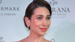 Letupan Pesona Karisma Kapoor di Usia 48 Tahun
