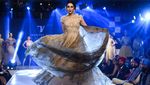 Letupan Pesona Karisma Kapoor di Usia 48 Tahun