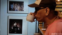 Serial potait ini menampilkan sejumlah ekspresi dari para musisi.
