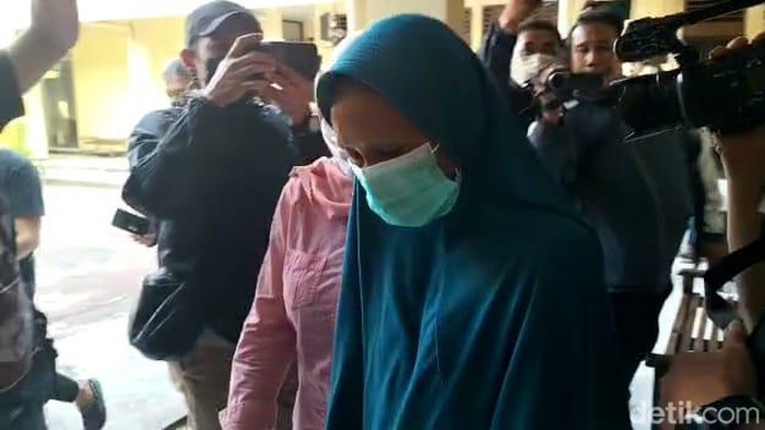 Eka (25) penganiaya bayinya hingga tewas di Surabaya