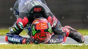 Foto: Saat Fabio Quartararo Mencium Aspal