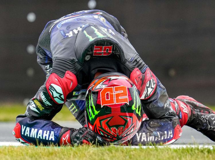 Foto: Saat Fabio Quartararo Mencium Aspal