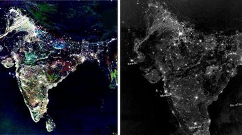 Sebuah foto magis India selama festival Hindu yang sebenarnya merupakan gabungan dari citra satelit yang diarsir dengan warna yang berbeda. Foto: Boredpanda
