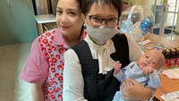 Tidak hanya Menteri Ketenagakerjaan, Rayyanza juga pernah dikunjungi oleh Retno Marsudi selaku Menteri Luar Negeri. Berbagai minuman menyegarkan terlihat disajikan untuk menyambut Retno Marsudi. Foto: Instagram/raffinagita1717
