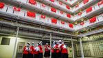 Ratusan Bendera China Selimuti Rusun di Hong Kong