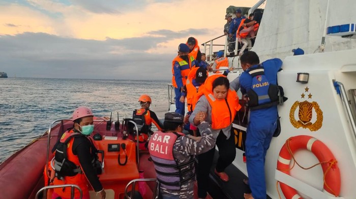 Kapal Motor Penumpang (KMP) Nusa Dua kandas di Perairan Gilimanuk, Jembrana, Bali, Minggu (26/6/2022) pagi. Kapal mengalami mati mesin pada pukul 04.10 Wita.