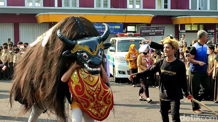 Kesenian Munding Ki Bowang di Ciamis.