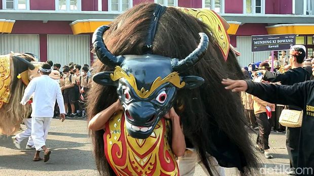 Kesenian Munding Ki Bowang di Ciamis. Kesenian Munding Ki Bowang di Ciamis.