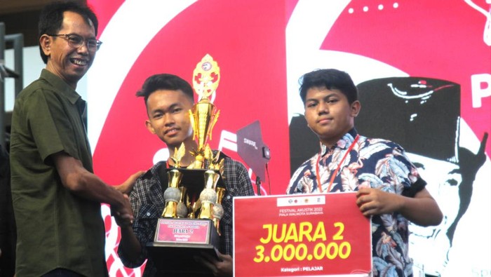 Ketua DPRD Kota Surabaya Adi Sutarwijono
