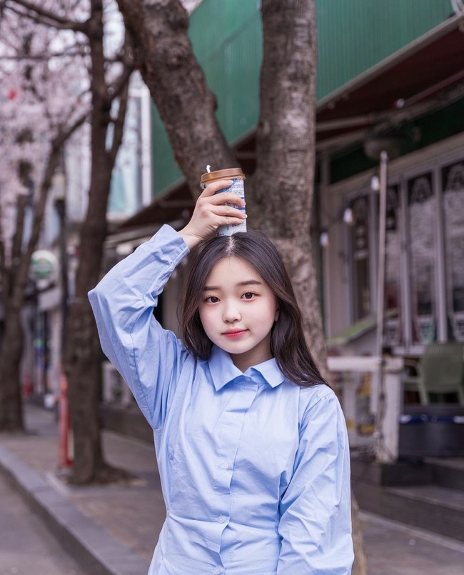 Aktris 21 tahun itu beradu akting dengan Choi Min Sung yang baru berusia 13 tahun. Foto: dok. Instagram @unis_xx