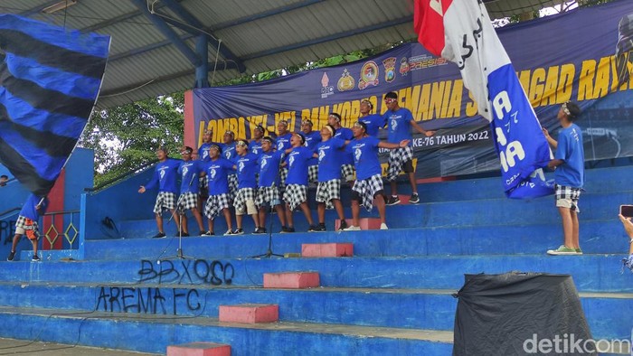 lomba yel yel aremania