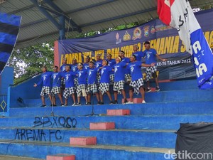 Serunya Aremania Saling Bersaing Kreatifitas Lomba Yel-yel dan Koreografi