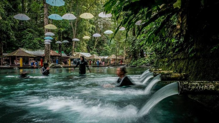 Menparekraf Ajak Wisatawan Nikmati Keindahan Alam dan Budaya Desa Wisata Buwun Sejati Menparekraf Ajak Wisatawan Nikmati Keindahan Alam dan Budaya Desa Wisata Buwun Sejati