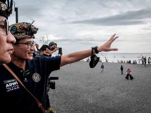 Foto: Sandiaga Terpesona Wisata Religi dan Bahari Desa Taman Baloq