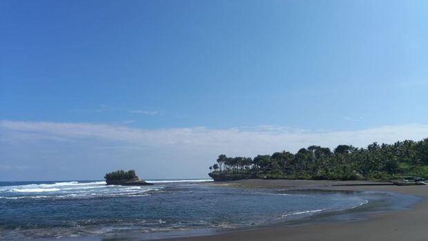 Pantai Muaragatah di Pangandaran.