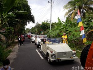 Unik! Peserta Sunatan Massal di Bantul Diajak Keliling Naik Jip-VW Biar Rileks