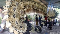 Dalam pelaksanaan upacara Pangrebongan Desa Kesiman Petilan, akan dilibatkan kurang lebih 250 Pecalang Desa yang nantinya akan dibantu oleh Pecalang Banjar untuk berjaga di jalan, serta membantu pihak kepolisian dan Dinas Perhubungan.