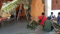 Upacara Pangrebongan Desa Kesiman Petilan sendiri telah dimulai sejak tahun 1825.