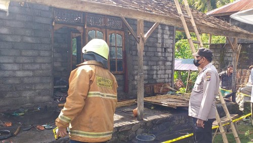 Rumah milik Nyoman Mangku Yasa di Banjar Dinas Bangle, Desa Bunutan, Kecamatan Abang, Kabupaten Karangasem, hangus terbakar pada Minggu (26/6/2022).