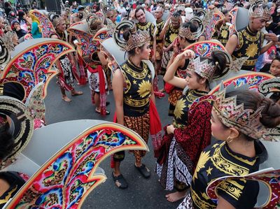400 Gatotkaca Menyemut di Jalanan Solo